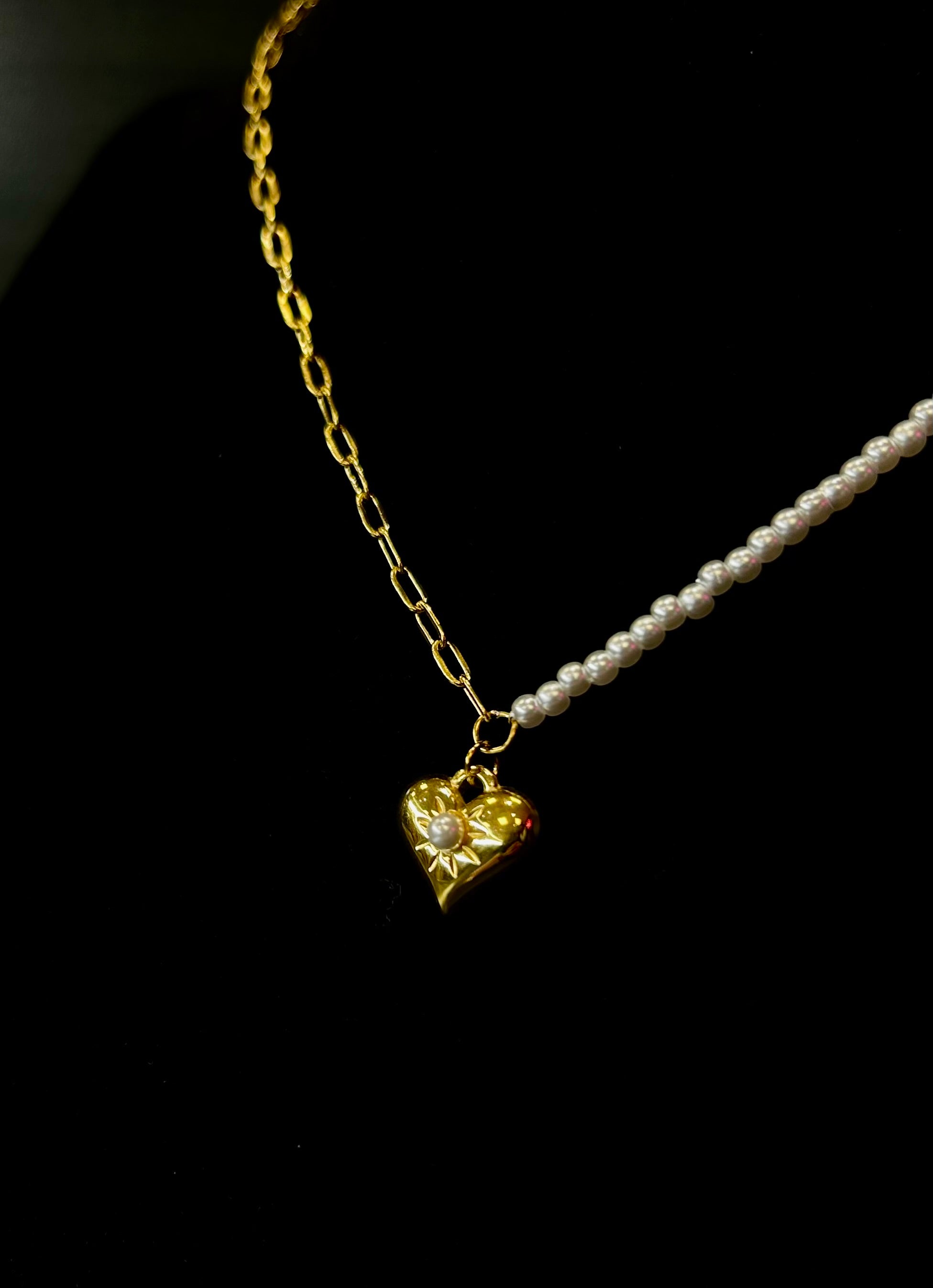 Gold - Pearl Heart Pendant Necklace